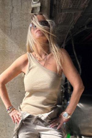 The mix shoulder tank