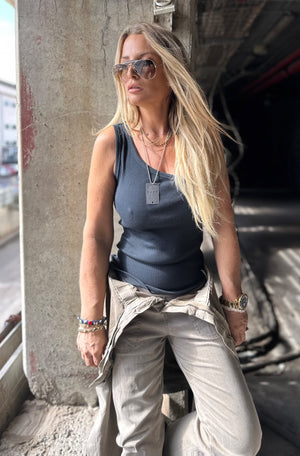 The mix shoulder tank