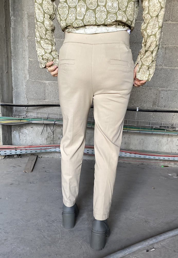 Elegant light pants