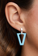V earring silver